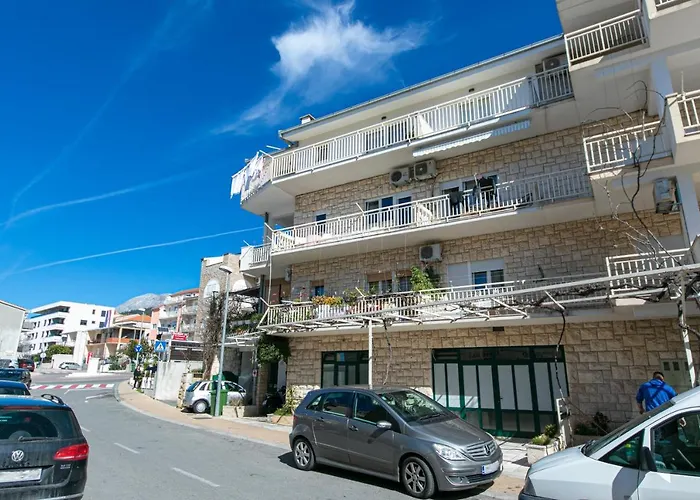 Apartments With Wifi Makarska - 19995